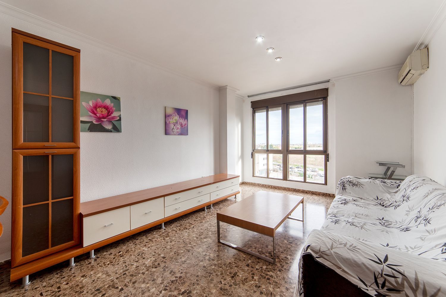 Piso en calle de Carmen Estellés, 10 - Foto 2