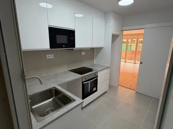 Piso en Avenida Sant Esteve, 18, Centre, Centre - Foto 3