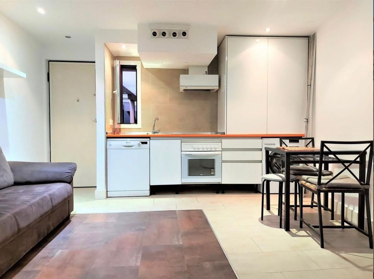 Estudio en calle de Quiñones, 10 - Foto 1