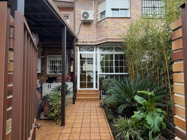 Chalet adosado en Loranca - Foto 1