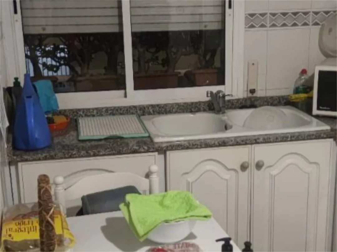 Casa adosada en  Carrer de l'Abat Escarré 34 - Foto 12