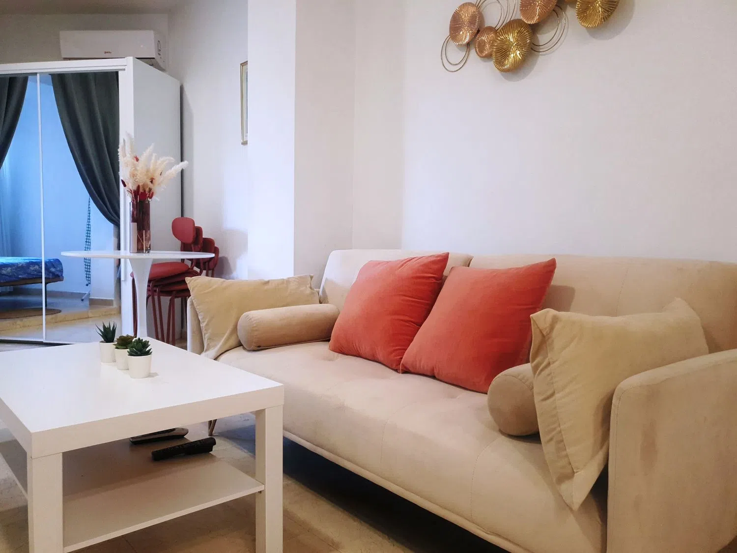 Estudio en avenida de la República Argentina, 43 - Foto 1