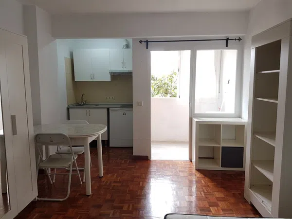 Estudio en calle de Mota del Cuervo, 76