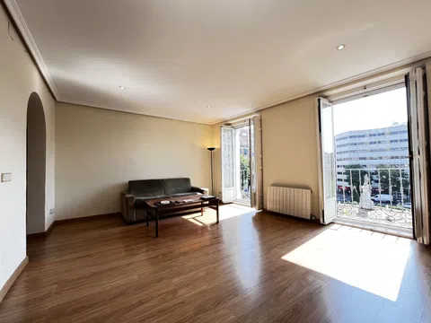 Piso en glorieta de Quevedo, 5