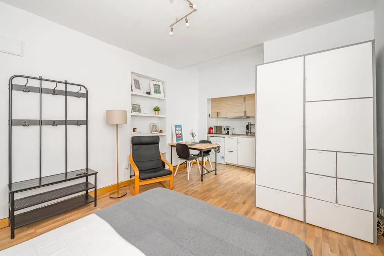 Estudio en calle del Marqués de Zafra, 11 - Foto 4