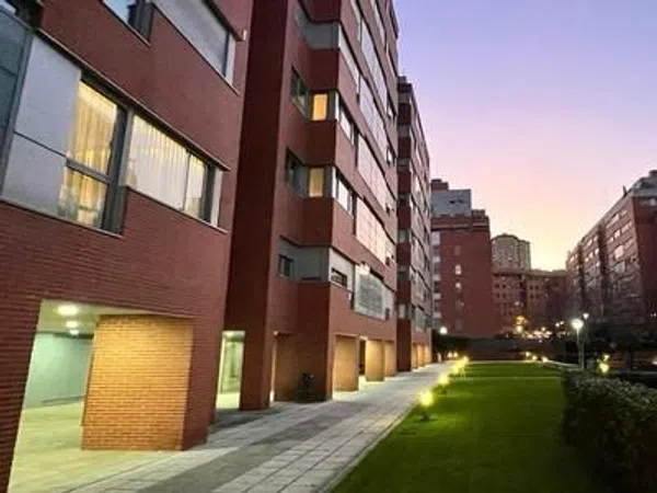 Piso en calle de Caleruega, 88