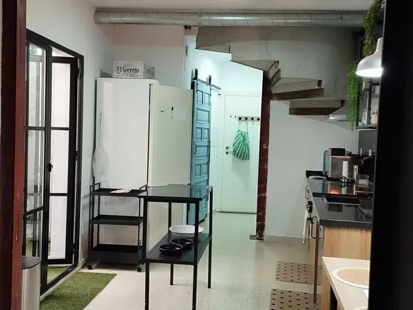 Estudio en calle Real de Cartuja, 60