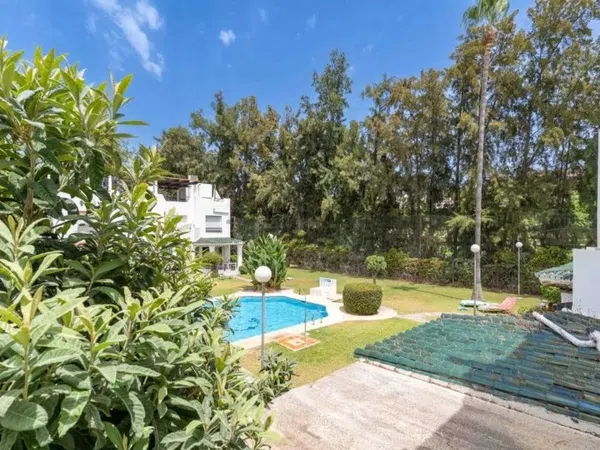 Chalet adosado en Barrio Los Naranjos - Foto 4