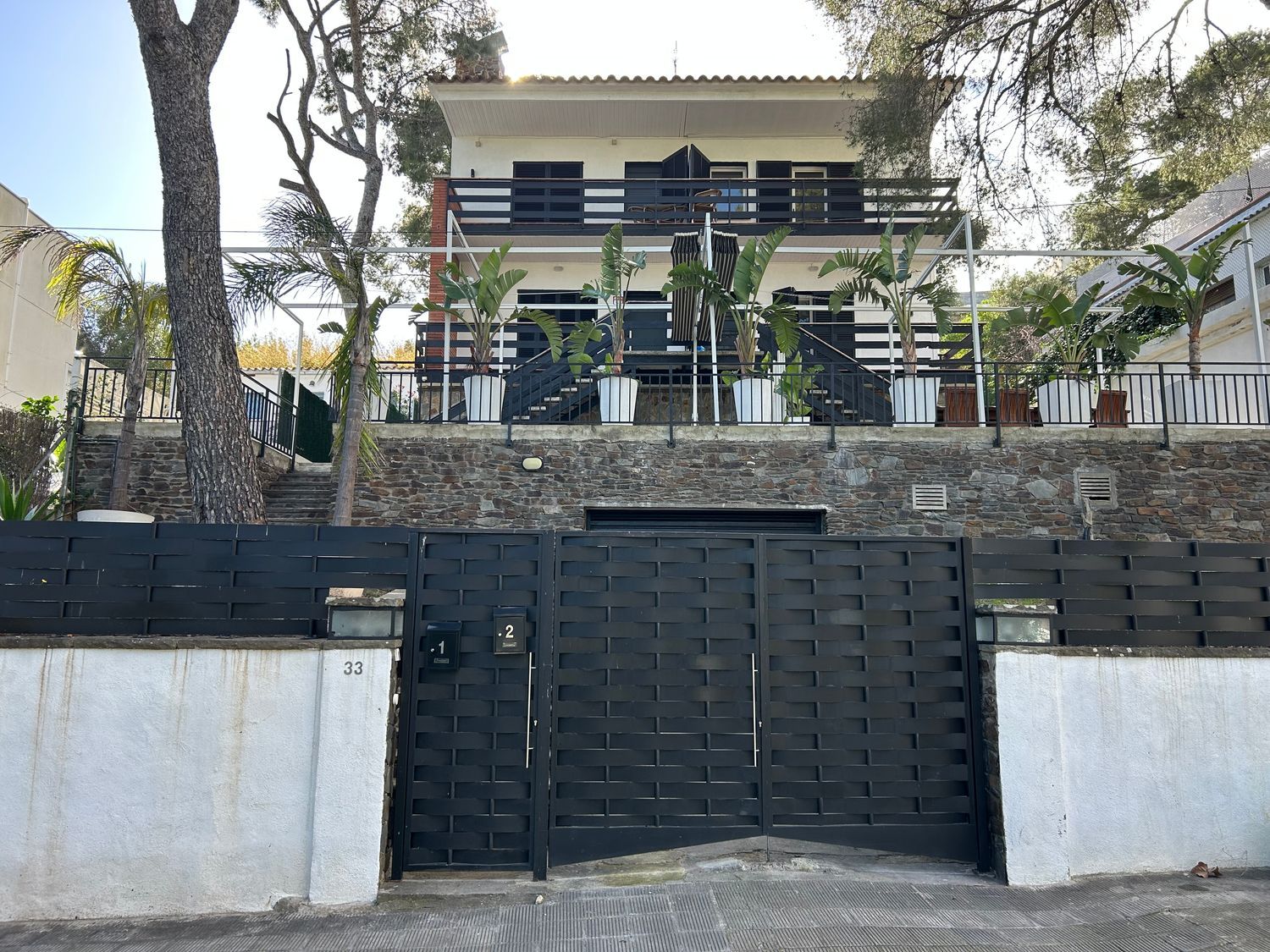 Chalet pareado en avenida 350, 33