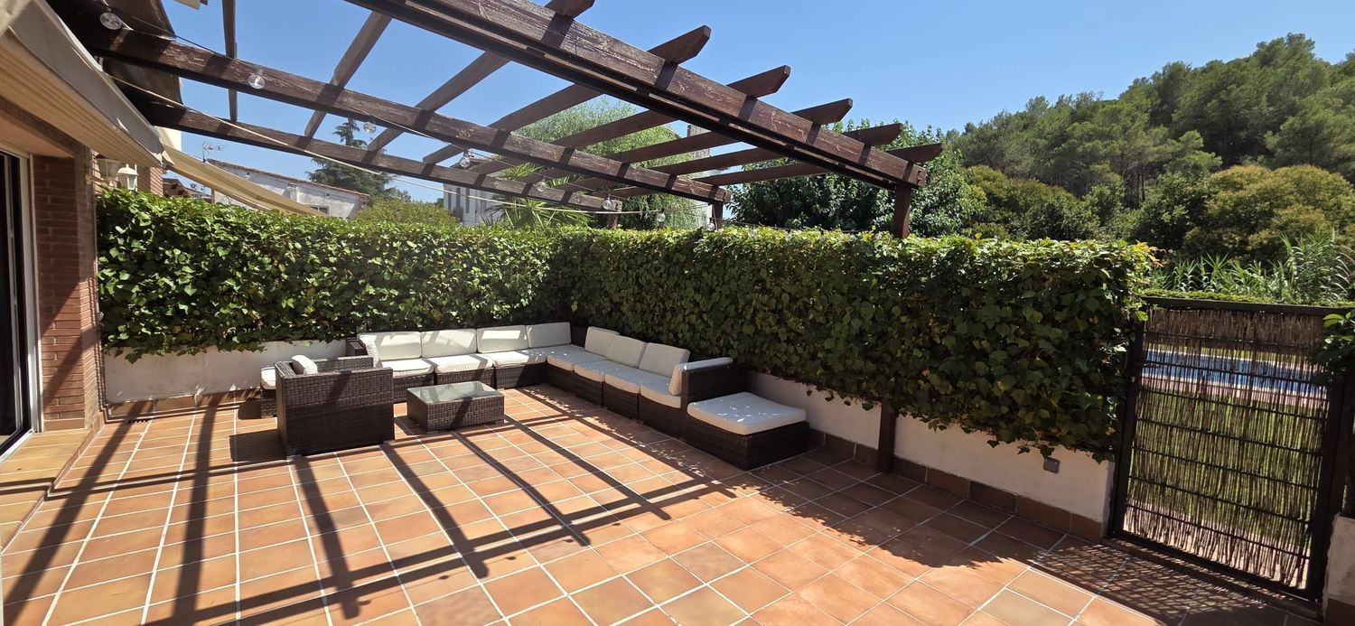 Chalet adosado en Begues - Foto 8