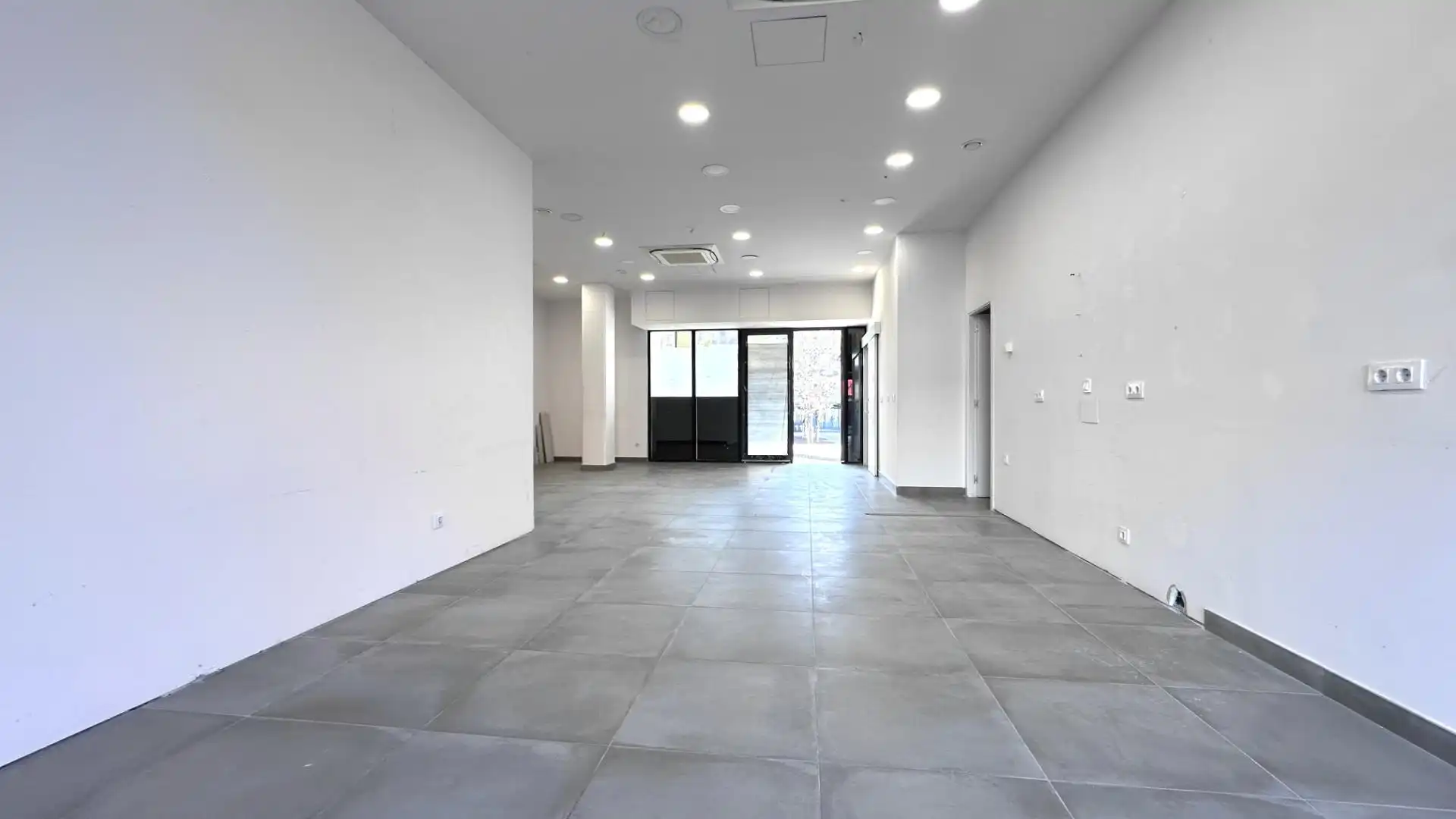 Local comercial en Terrassa - Foto 4