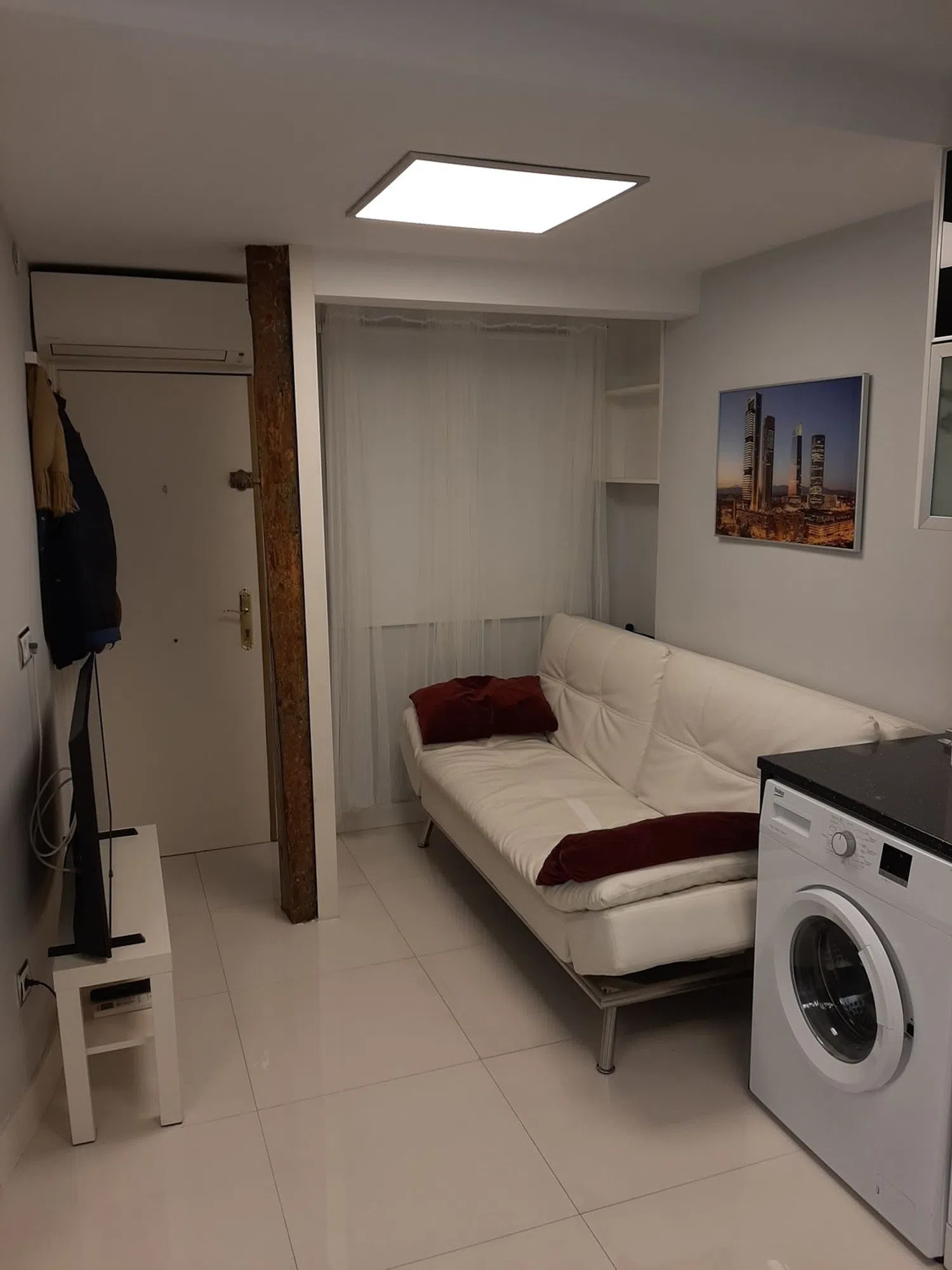 Estudio en calle de Pelayo, 29 - Foto 1