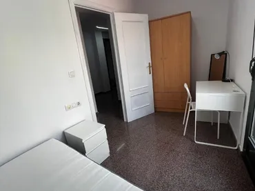 Piso en  Carrer Sant Blai 8 - Foto 2