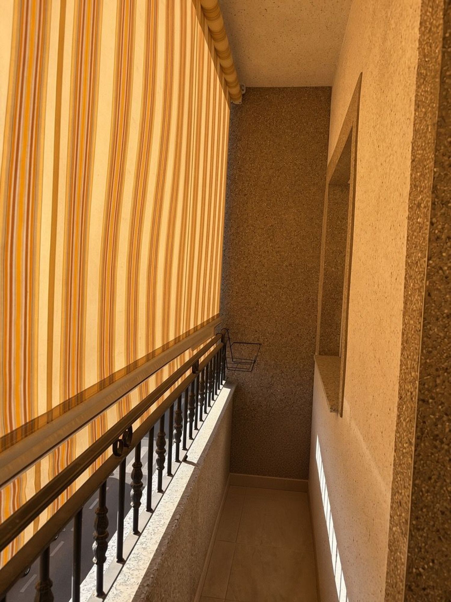 Piso en Calle Cristóbal Colón, 19 - Foto 2