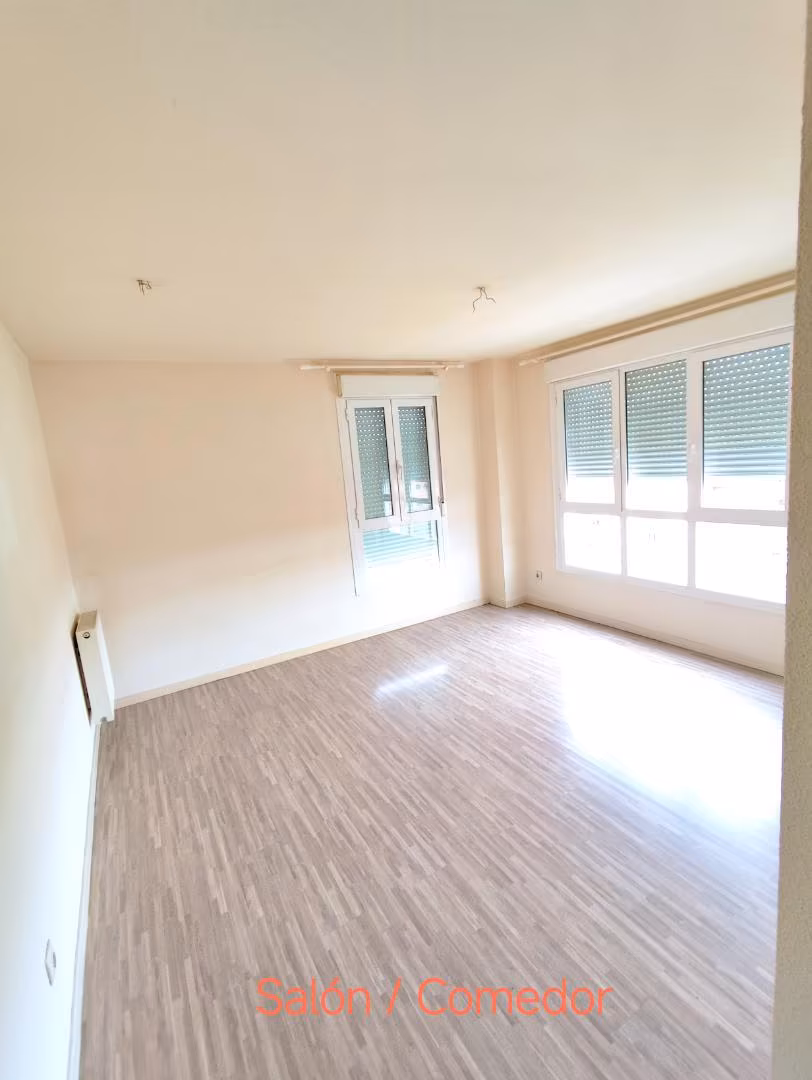 Piso en  Avenida Carmen Laforet 9 - Foto 6