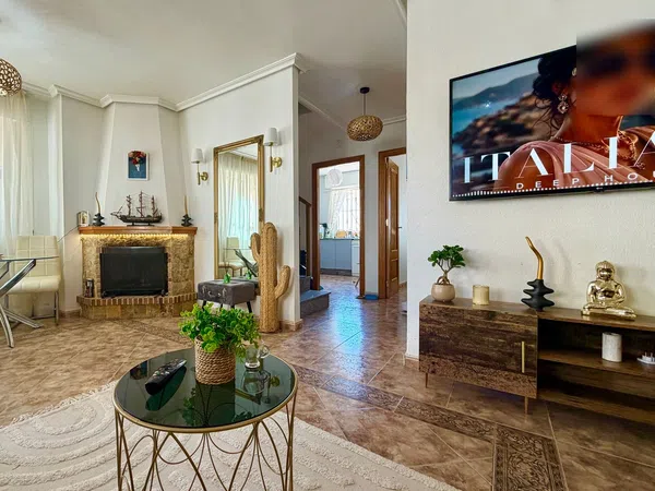 Chalet pareado en Calle Leman, 5, Zona Lago - Los Almendros - Foto 8