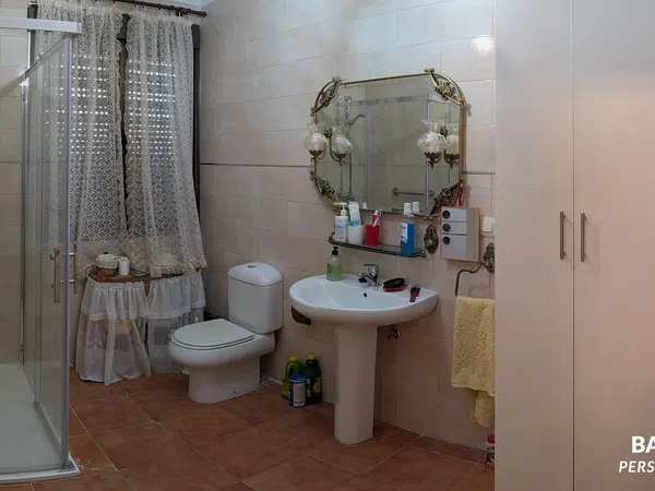 Chalet adosado en Calle Villacisneros s/n - Foto 5