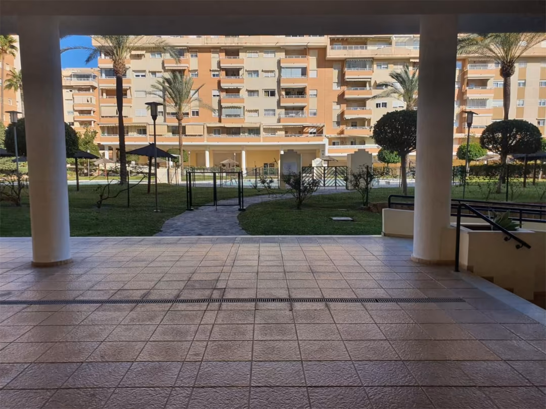 Piso en  Avenida del Editor Ángel Caffarena 13