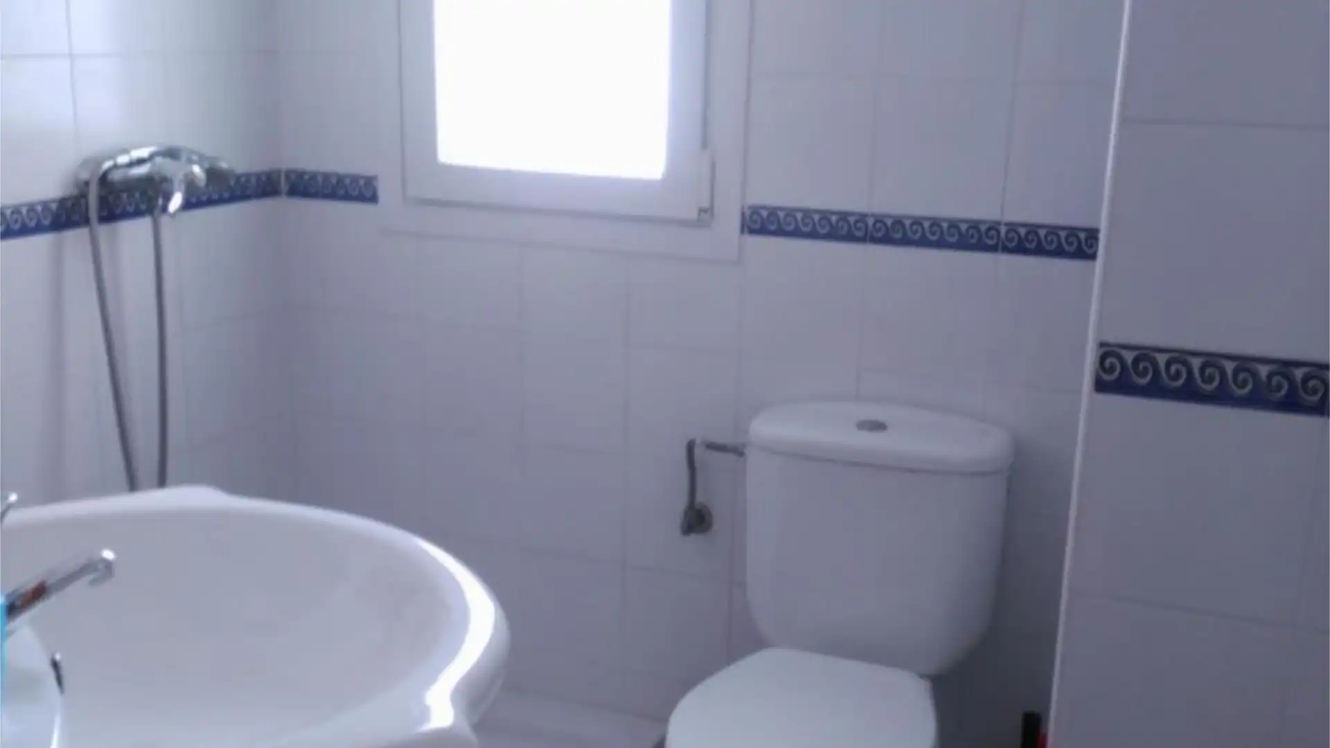 Piso en  Avenida Reina Sofía 2 - Foto 9