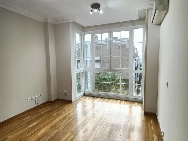 Alquiler de piso en Avenida Séptima, 25