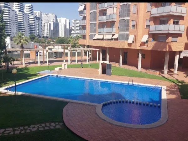 Alquiler de piso en Avenida de Fernando Abril Martorell, 2 - Foto 1