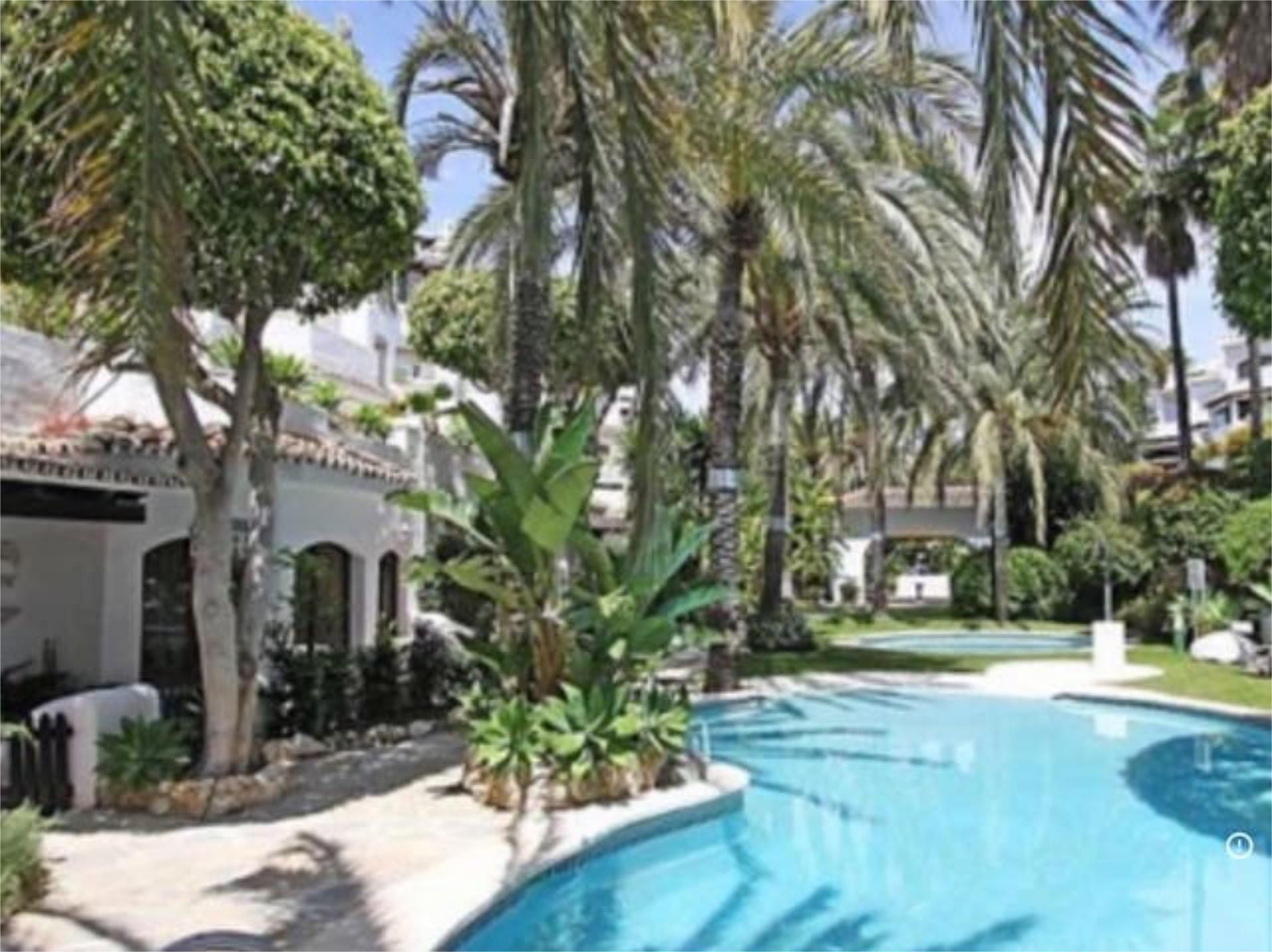 Casa adosada en Elviria - Foto 3