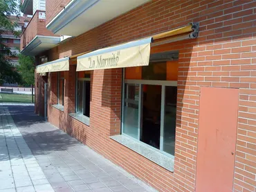 Local comercial en  Carrer Ramon i Cajal 7 - Foto 2