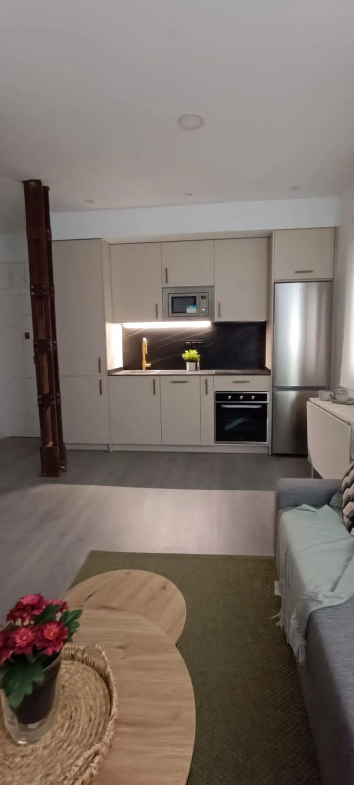 Piso en calle de María de Guzmán, 42 - Foto 2