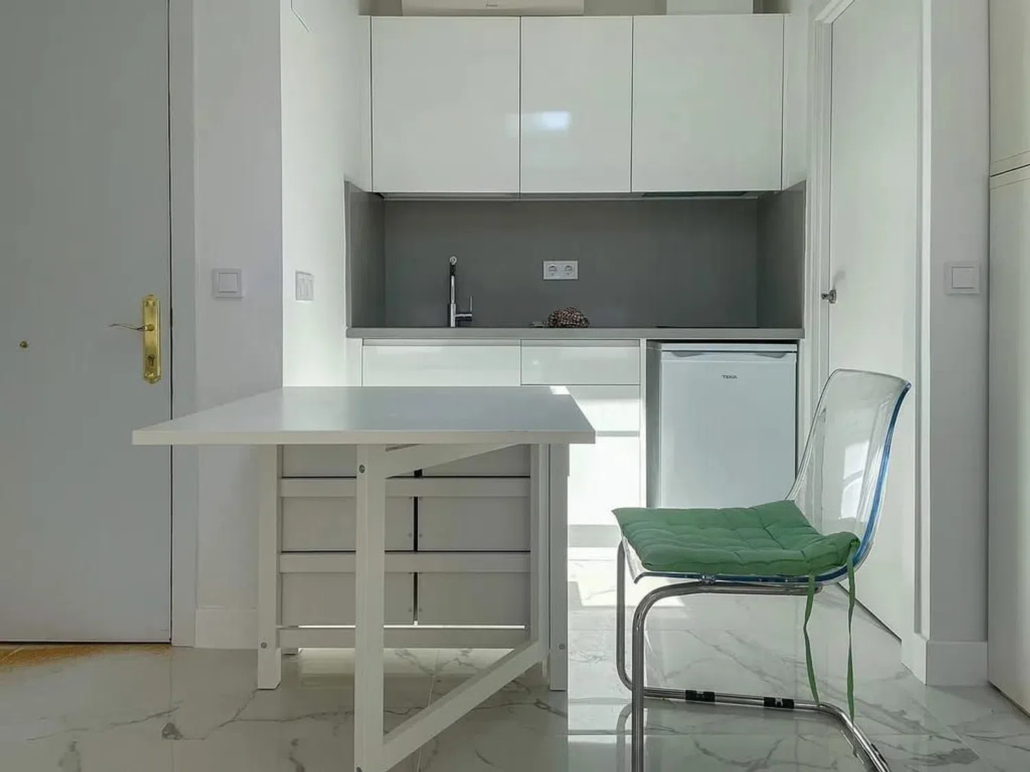 Estudio en calle Campoamor, 9 - Foto 1