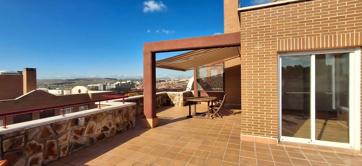 Ático en calle del Lago Bañolas, 6 - Foto 1