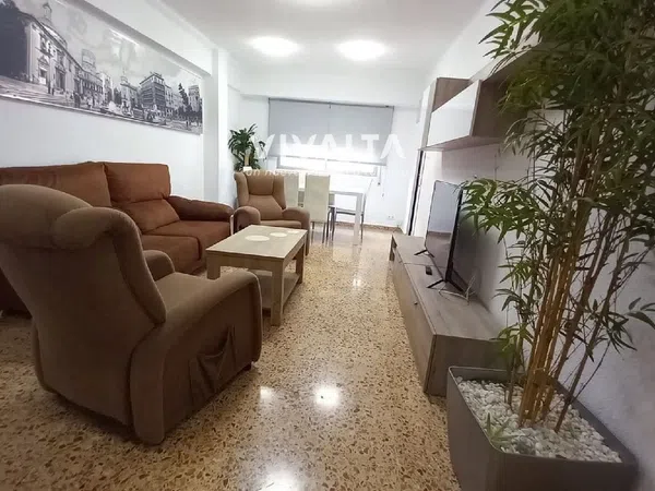 Piso en Calle de l'Explorador Andrés, Ciutat Jardí - Foto 2
