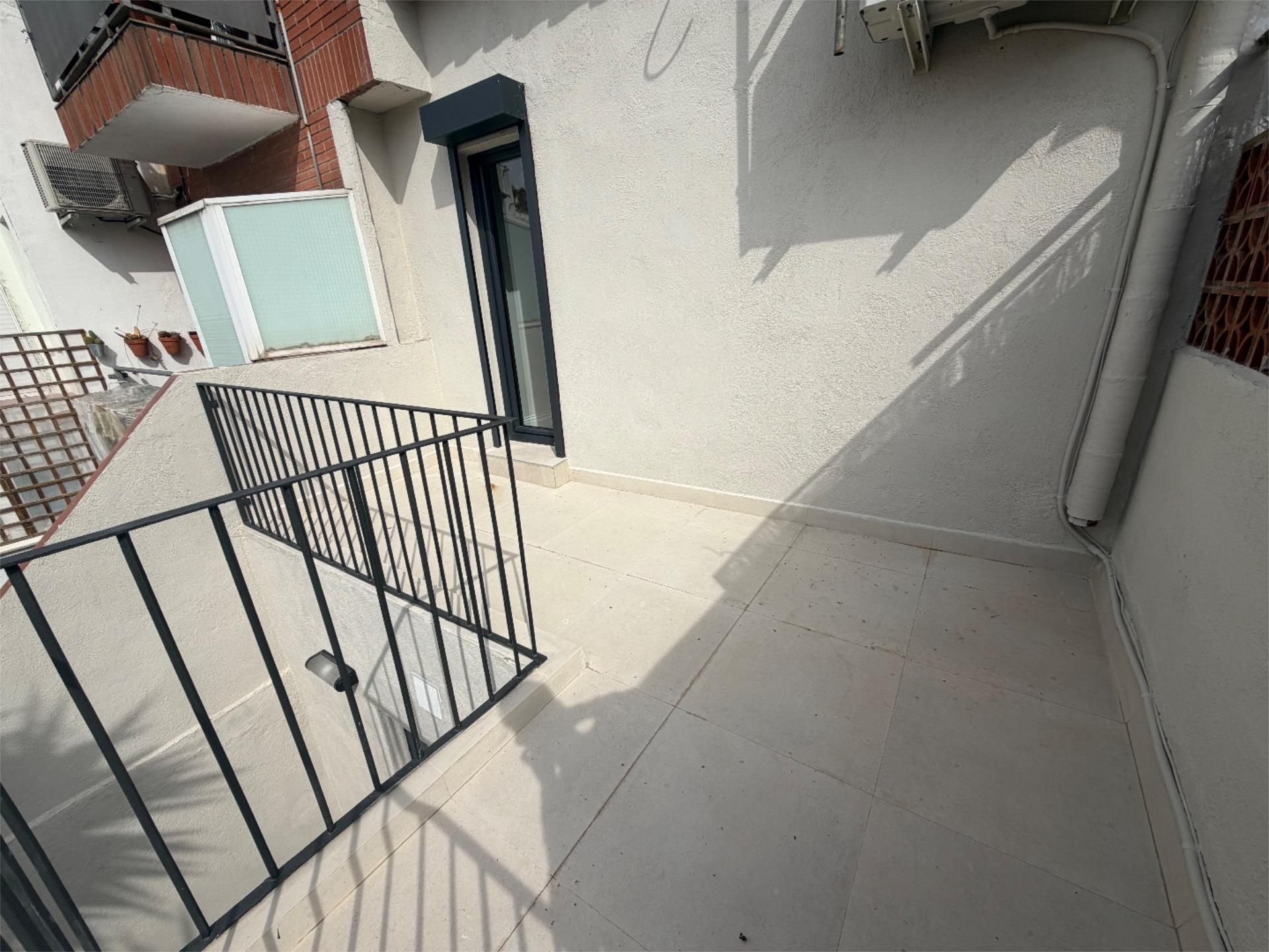 Casa adosada en  Carrer de Sallarès i Pla 120 - Foto 7