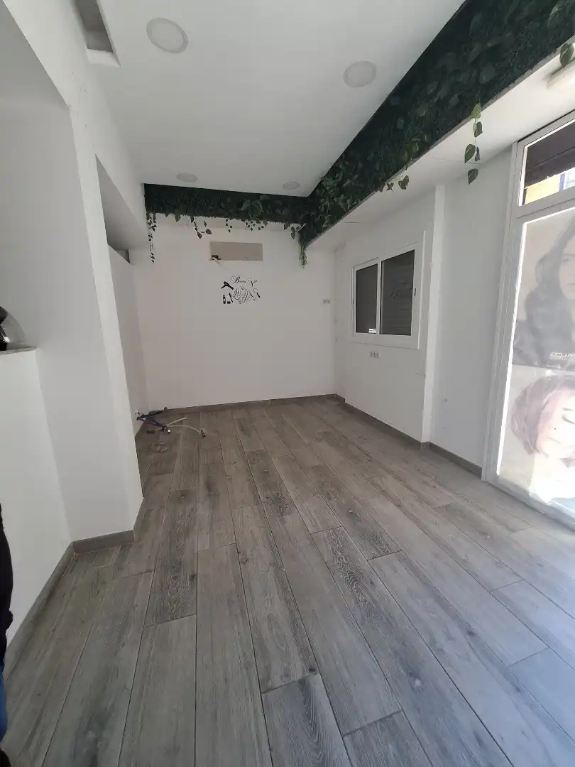Local comercial en  Carrer del Doctor Robert 166 - Foto 4