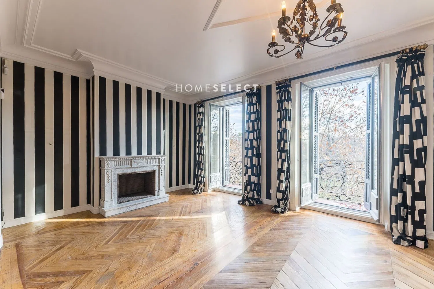 Piso en calle de Alfonso XII - Foto 1