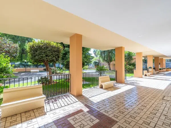 Piso en Avenida de los Guindos - Foto 14