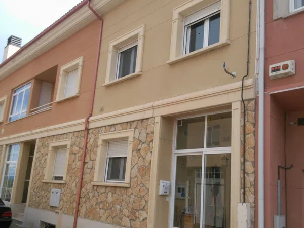Chalet adosado en Calle de las Eras s/n - Foto 1