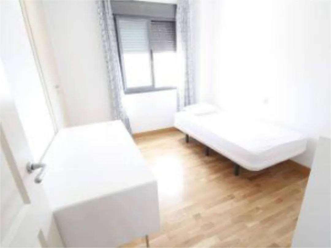 Piso en  Avenida Concejal Alberto Jiménez-Becerril 24 - Foto 3