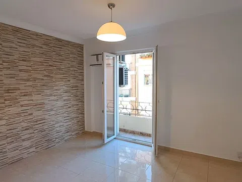 Piso en calle de Tirant lo Blanch, 23