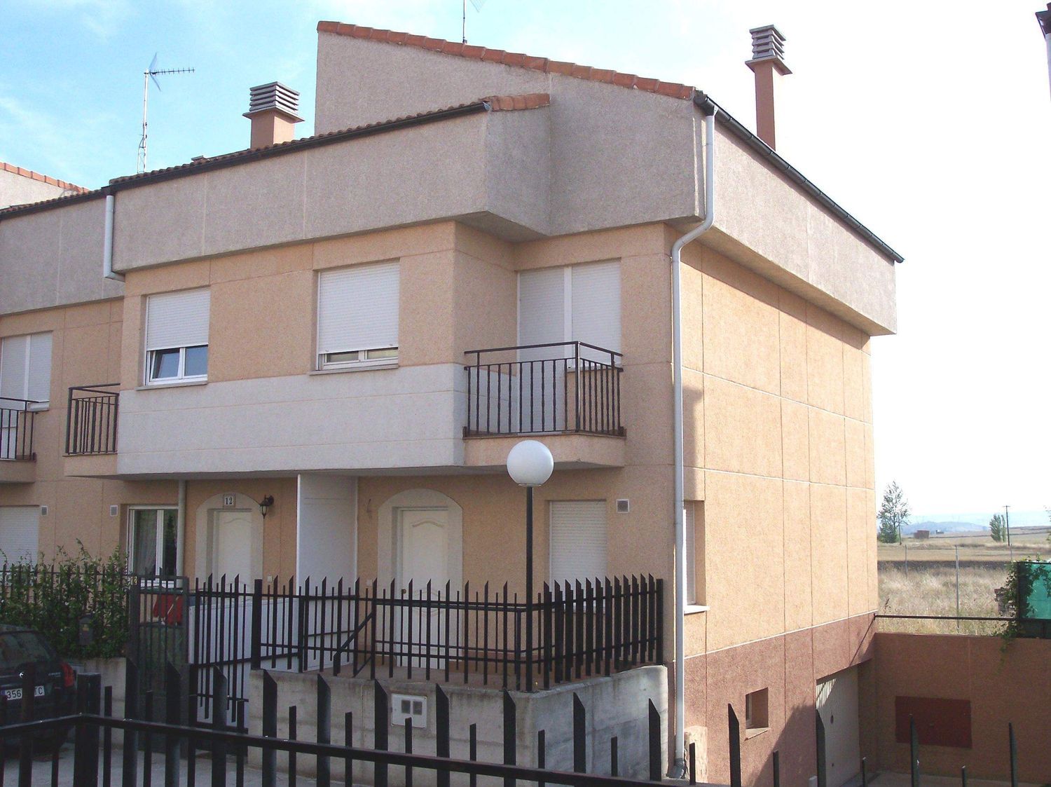 Chalet adosado en Urbanización los Rosales, 4 - Foto 2