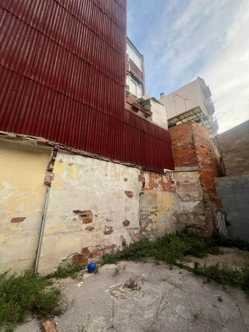 Finca rústica en  Carrer de Navata 9 - Foto 4