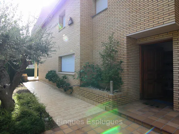 Casa o chalet independiente en Av Maestra Dolors Barcelo De, La Miranda - Ciutat Diagonal - Foto 3