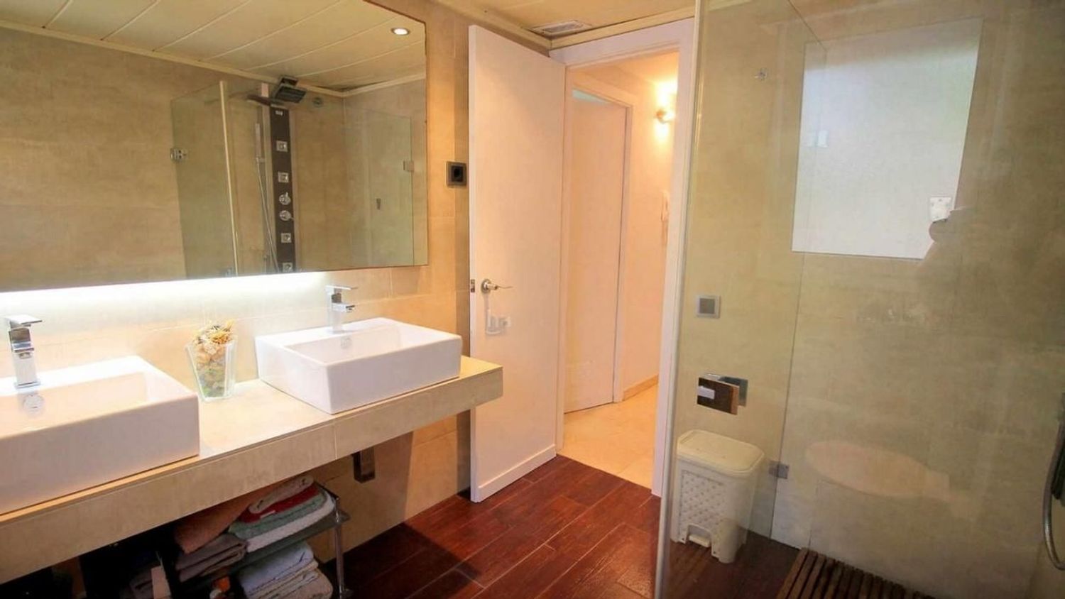 Chalet adosado en calle de Josep Renom, 99 - Foto 4