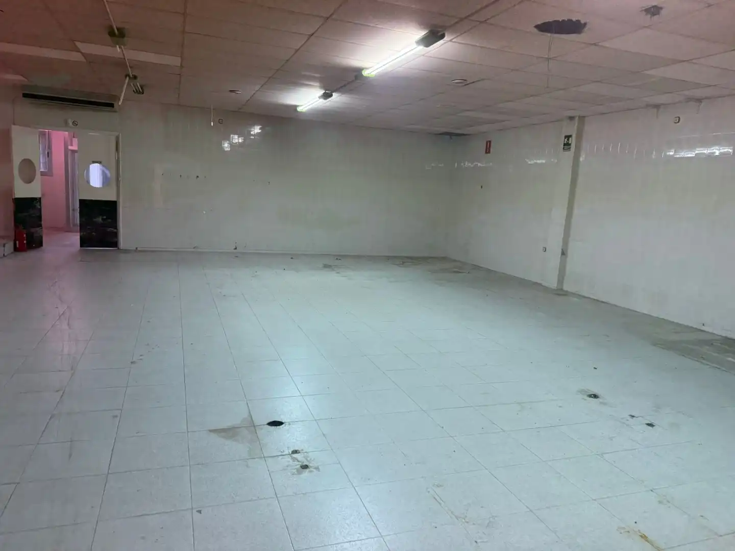 Local comercial en  Carrer de Solsona 104 - Foto 2