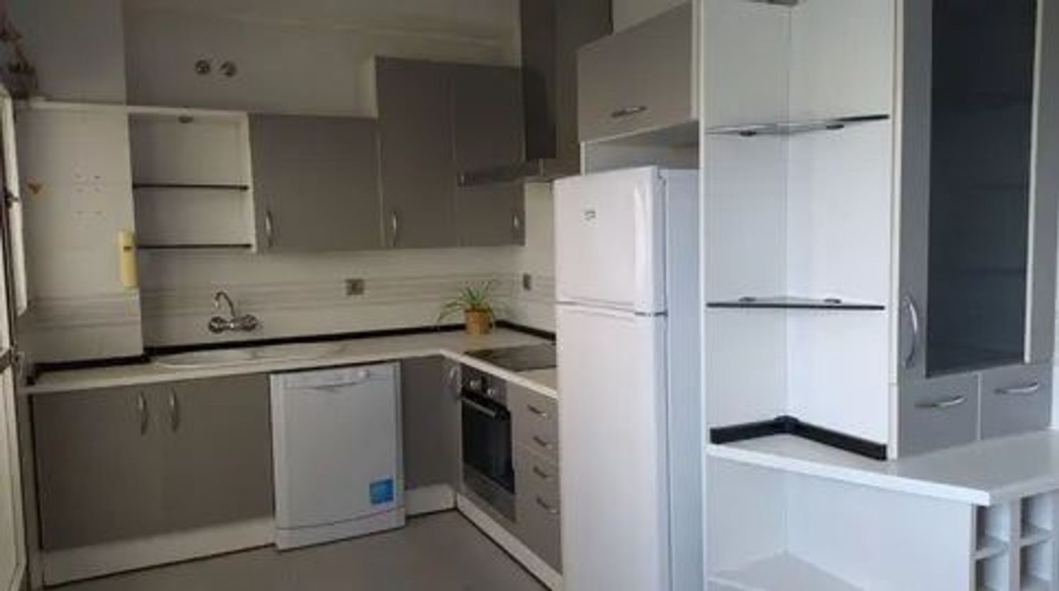 Piso en Calle Luis Barahona de Soto, 11, Los Guindos - Parque Mediterráneo - Santa Paula - Foto 2