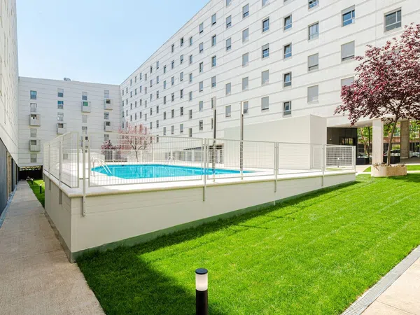 Piso en avenida de la Peseta