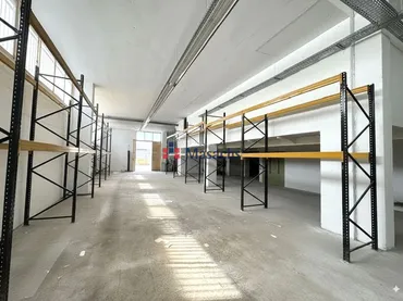 Nave Industrial en Cornellà de Llobregat - Foto 1