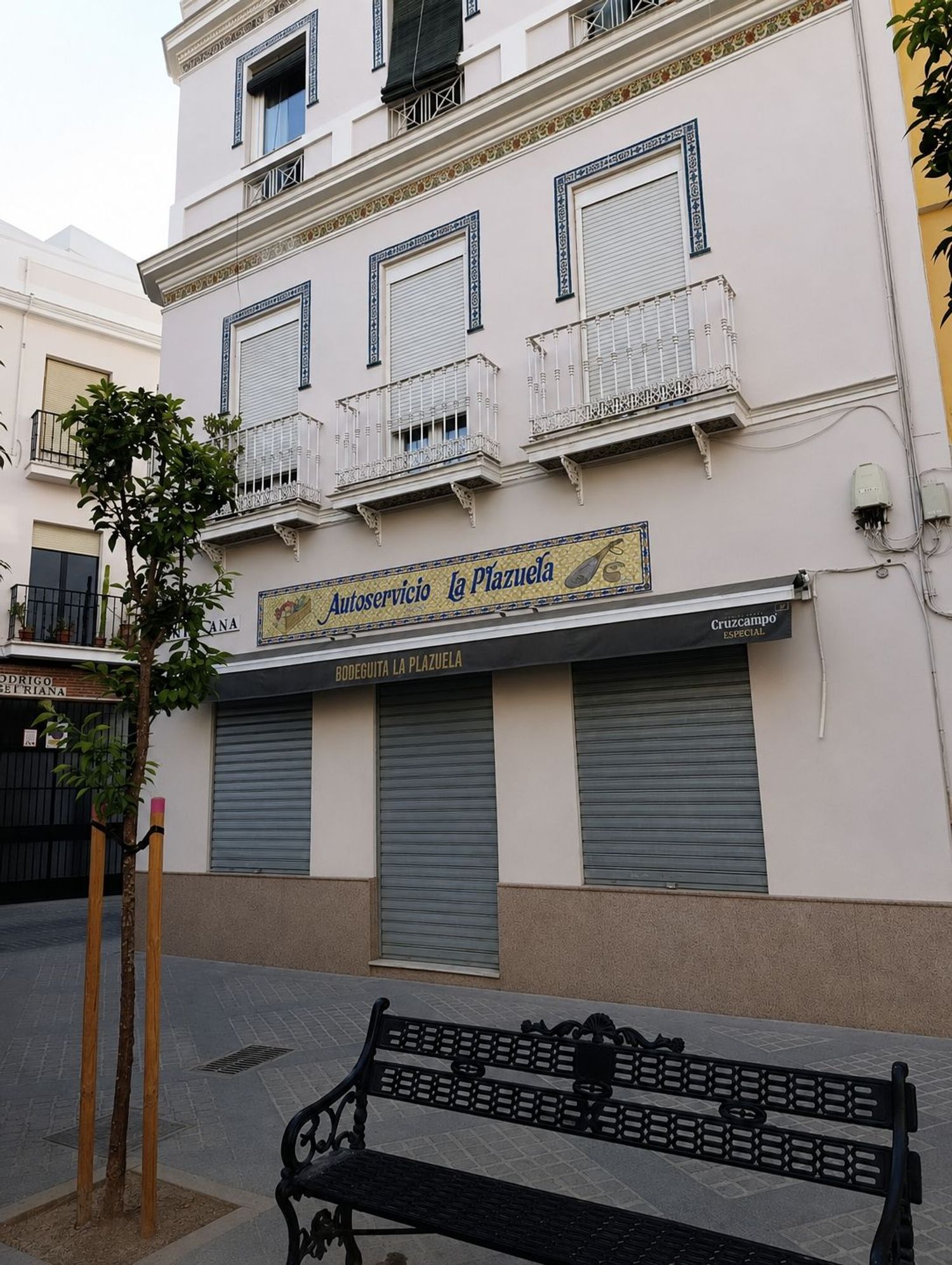 Local en Calle Rodrigo de Triana, 83, Calle Betis - Pagés del Corro - Foto 4