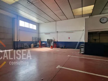 Nave Industrial en  Carrer de Miquel Crusafont i Pairó 14 - Foto 3
