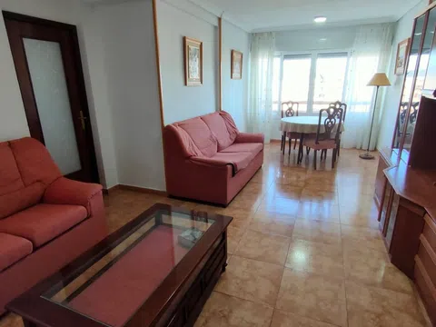 Piso en calle Pintor Pedro Camacho, 17