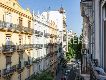 Piso en  Carrer del Pintor Salvador Abril - Foto 26